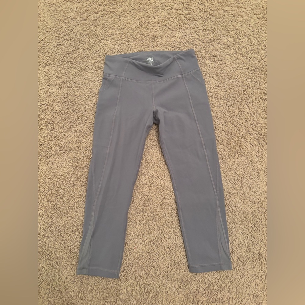 Athleta Girl stash you treasures mesh capri pants in size M/8-10